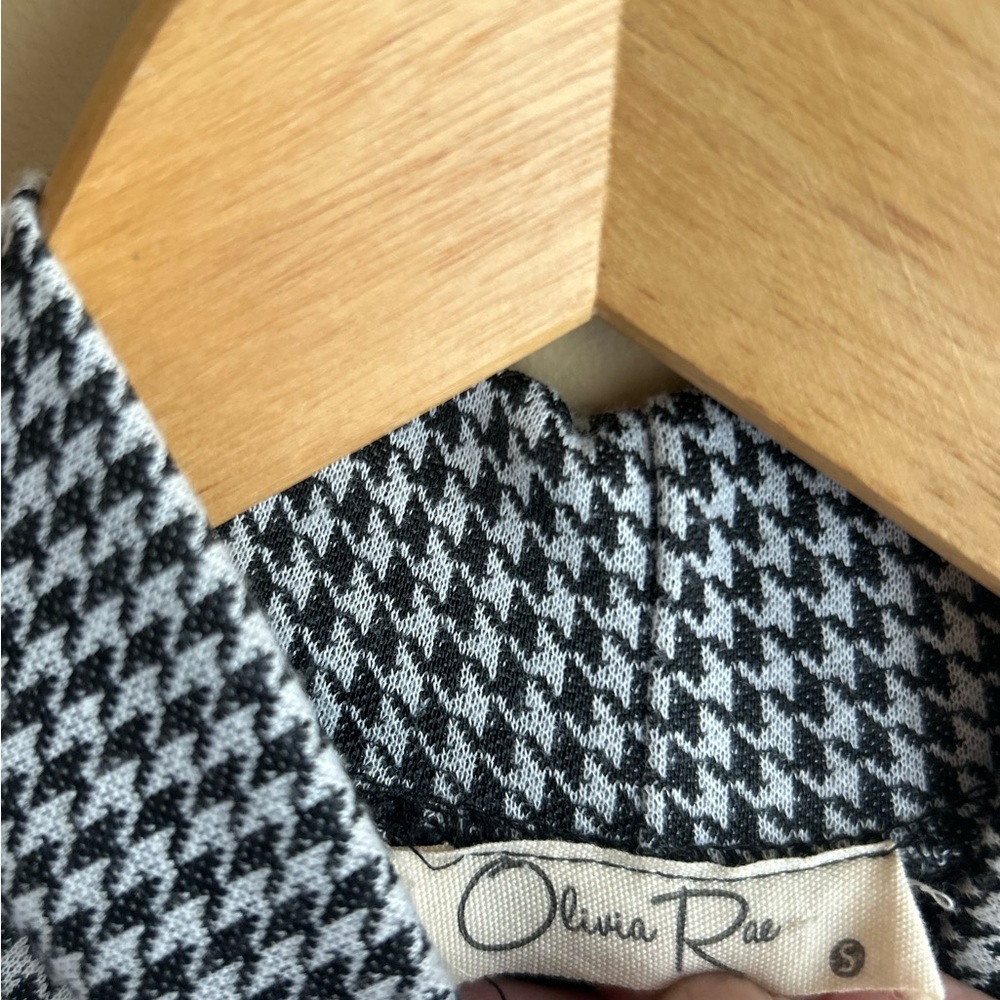 ✌️4 for $20✌️ Olivia Rae stretch pencil dress - Picture 8 of 12
